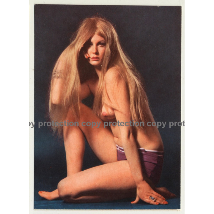 Nude Showgirl Brigitte / Akt-Studio X - Kurfürstendamm (Vintage PC Berlin 1960s)