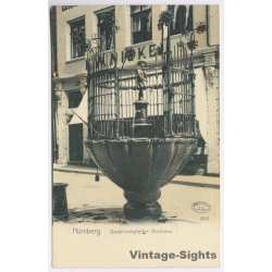 Nürnberg / Germany: Dudelsackpfeifer Brunnen Fountain (Vintage PC Litho 1902)
