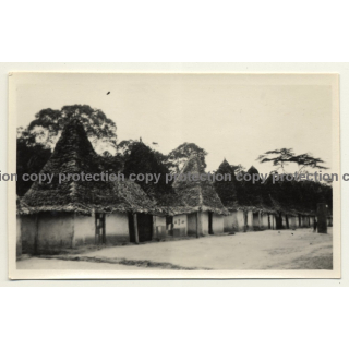 Congo-Belge: Tribal Huts Near Buta (Vintage Photo B/W 1929)