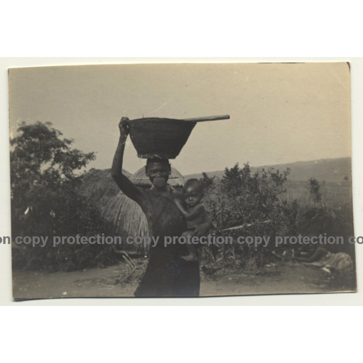 Congo-Belge: Indigenous Babila Woman & Baby / Lip Plate (Vintage Photo B/W ~1930s)