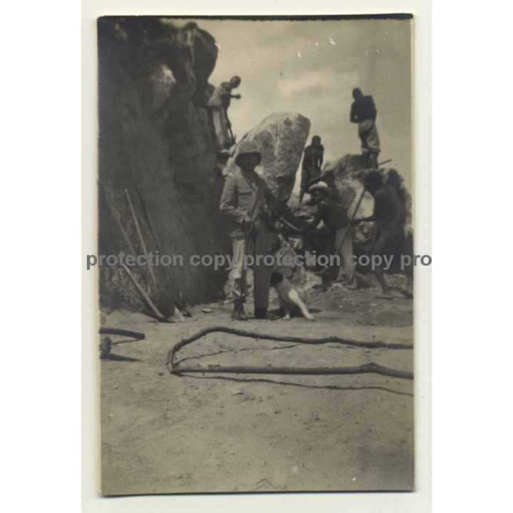 Congo-Belge: Colonial Master & Native Workers / Bogoro - Lué (Vintage Photo B/W ~1930s)