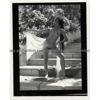 Pretty Indian Nude With Headdress & Scarf *4 (Vintage Contact Sheet Photo 1970s)