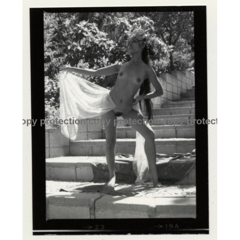 Pretty Indian Nude With Headdress & Scarf *5 (Vintage Contact Sheet Photo 1970s)