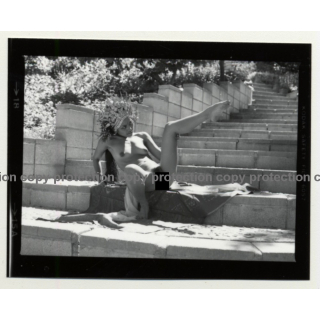 Pretty Indian Nude With Headdress & Scarf *13 (Vintage Contact Sheet Photo 1970s)