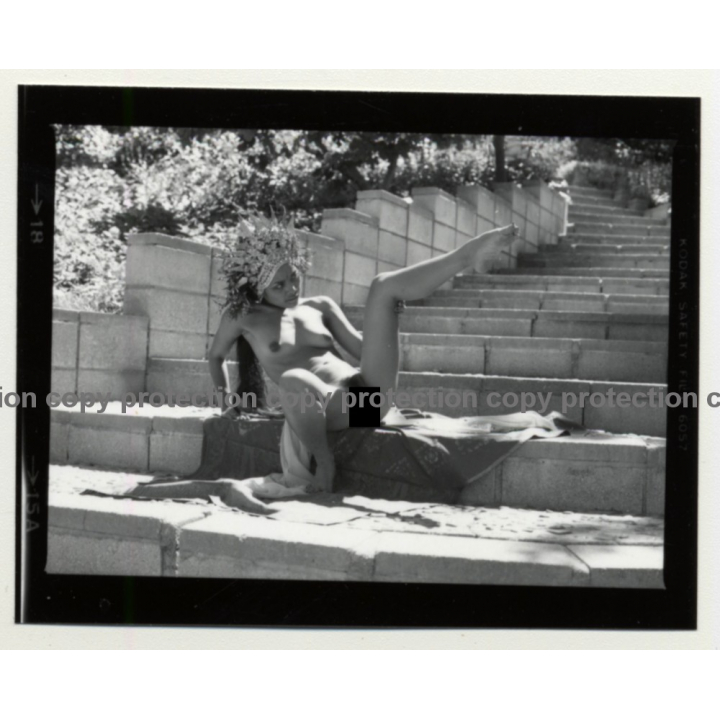 Pretty Indian Nude With Headdress & Scarf *13 (Vintage Contact Sheet Photo 1970s)