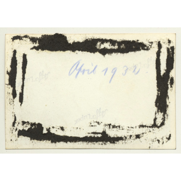 70197 Stuttgart / Germany: 2 Women & Boy - Housefront (Vintage Photo B/W 1932)