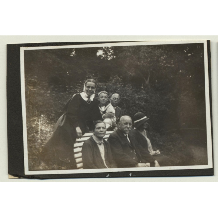 70173 Stuttgart / Germany: Hauptbahnhof HBF / Schupo - Strassenbahn (Vintage Photo B/W 1931)