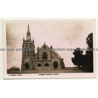 Loxton / Australia: Public Buildings / Oldtimer (Vintage RPPC B/W)