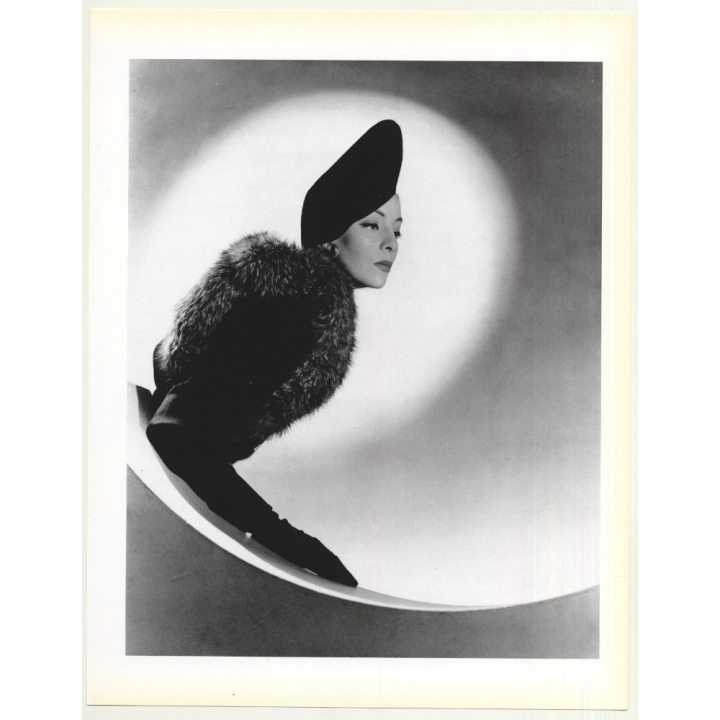 Horst P. Horst: Helen Bennett, 1937 (1992 Sheet: Form Horst 27.5 x 35.5 CM)