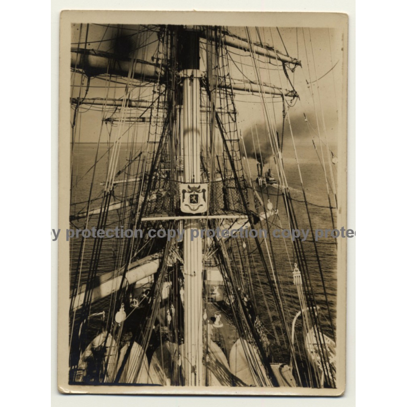 Begian School-Ship L'Avenir *4 / Crew Makes Laundry (Vintage Photo ~ 1920s/1930s)
