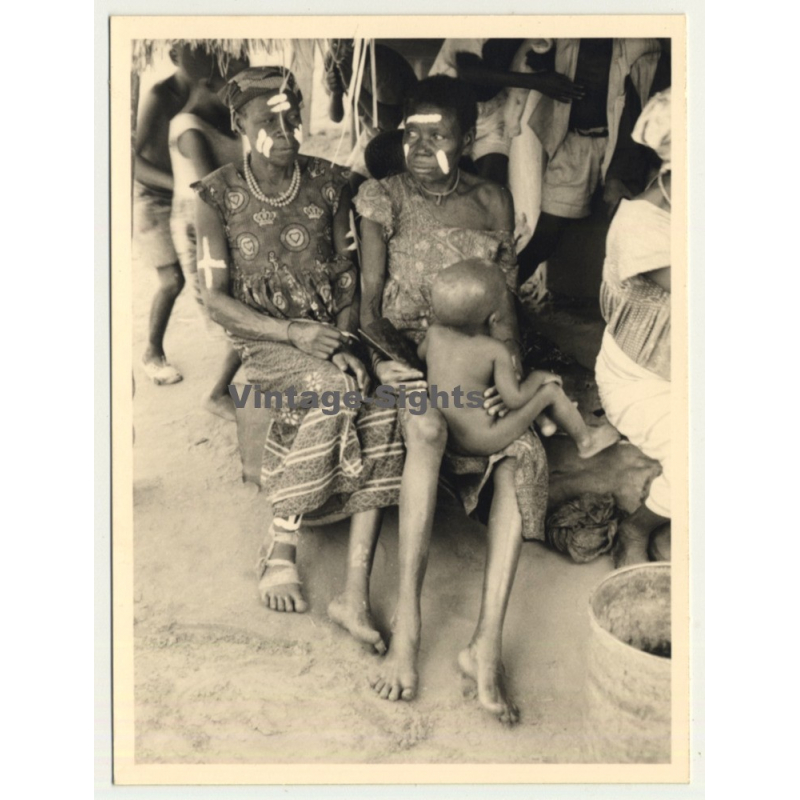 Congo - Belge: 2 Elder Indigenous Females / Tribal Painting - Baby (Vintage Photo ~1950s)