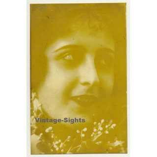 Female Portrait / La Maison Masquelier - Junker & Ruh (Vintage Advertisment Photo Card)