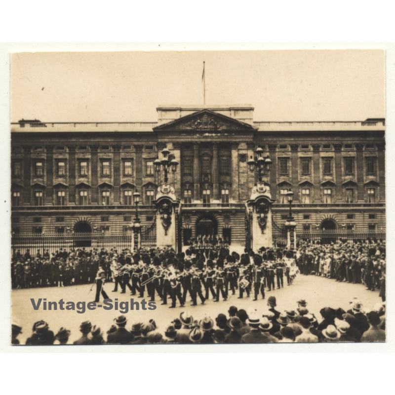 London / UK: Buckingham Palace - Changing Of The Guard (Vintage Photo Sepia ~1920s)