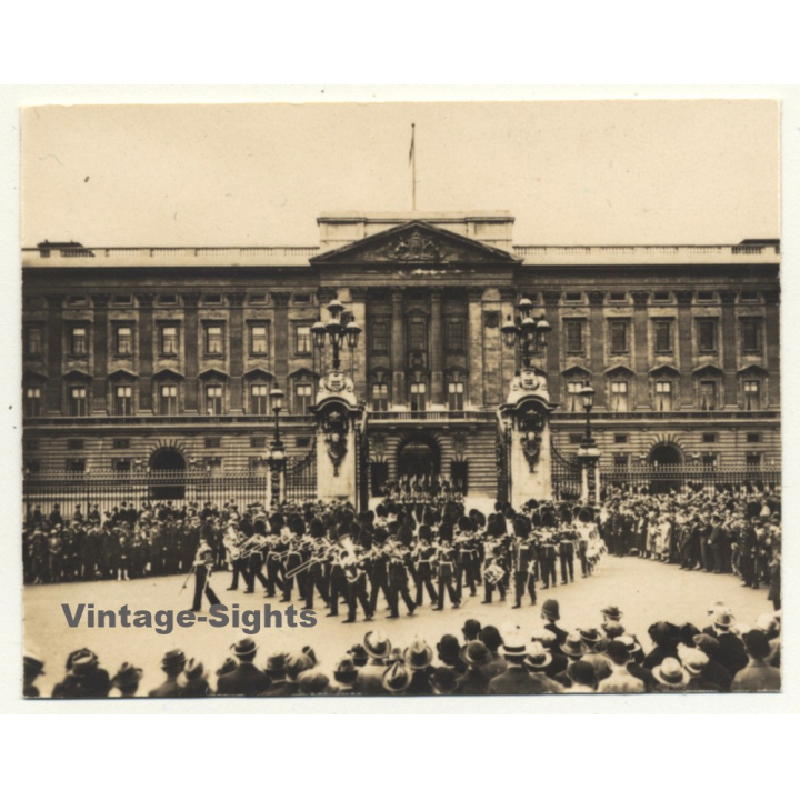 London / UK: Buckingham Palace - Changing Of The Guard (Vintage Photo Sepia ~1920s)