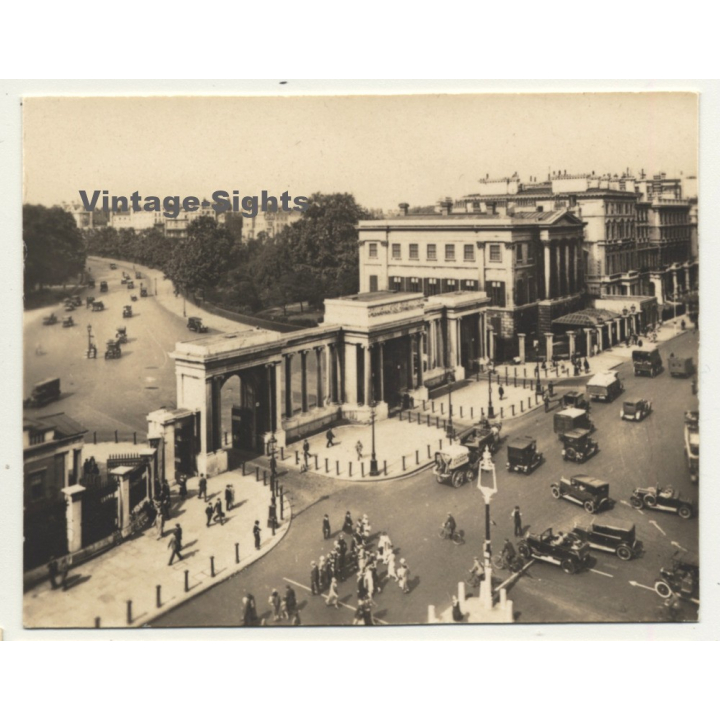 London / UK: Hyde Park Corner - Oldtimer - People (Vintage Photo Sepia ~1920s)