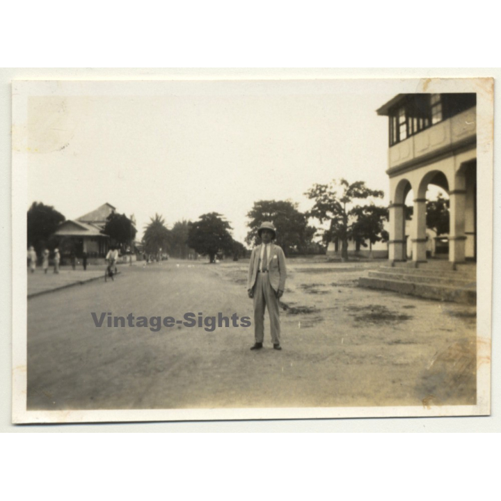 Léopoldville - Congo-Belge: Colonial Guy On Wide Street (Vintage Photo 1930)