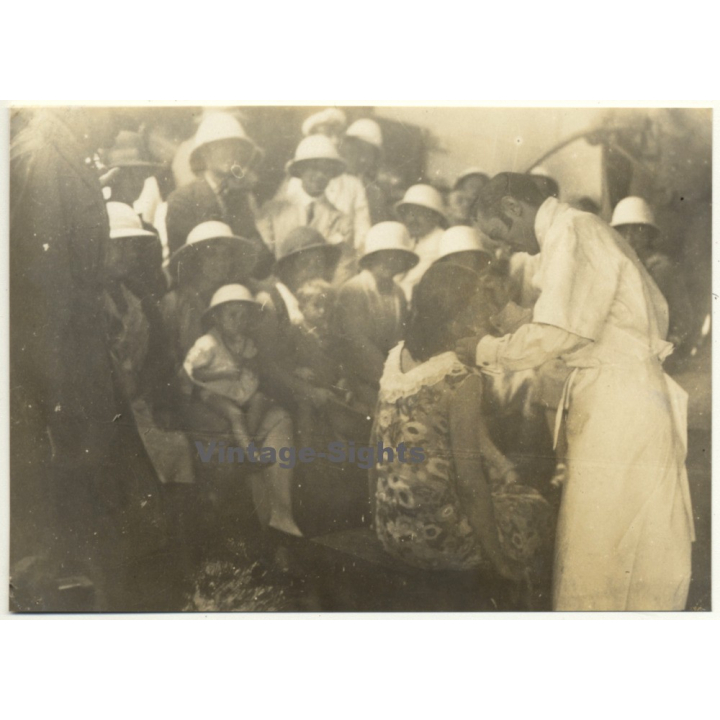 Trip To Congo-Belge: S.S. Anversville - Hairdresser At Work (Vintage Photo 1930)