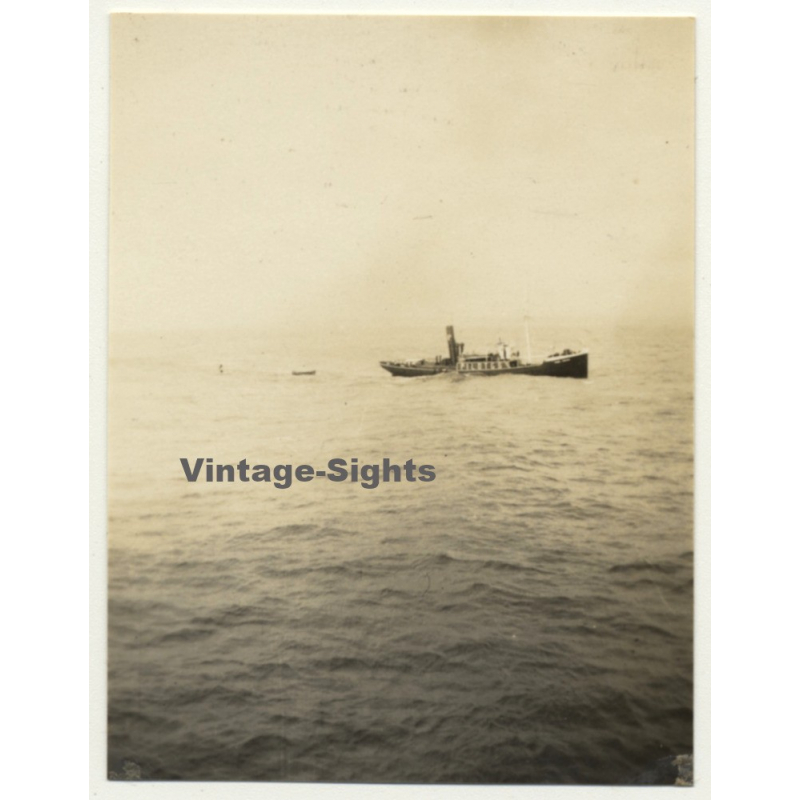 Lisbon: Port Pilot In Dinghy On His Way To S.S. Anversville *2 (Vintage Photo 1930)