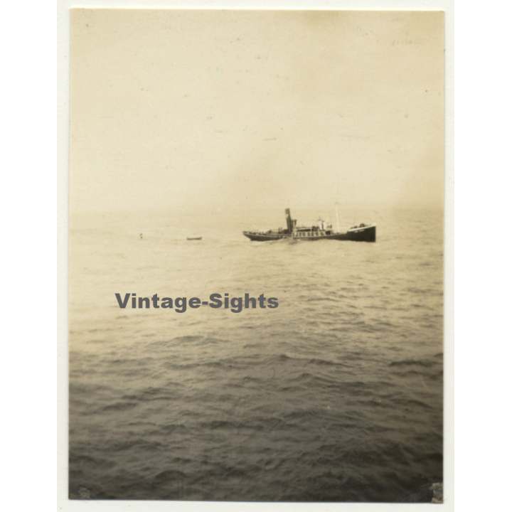 Lisbon: Port Pilot In Dinghy On His Way To S.S. Anversville *2 (Vintage Photo 1930)