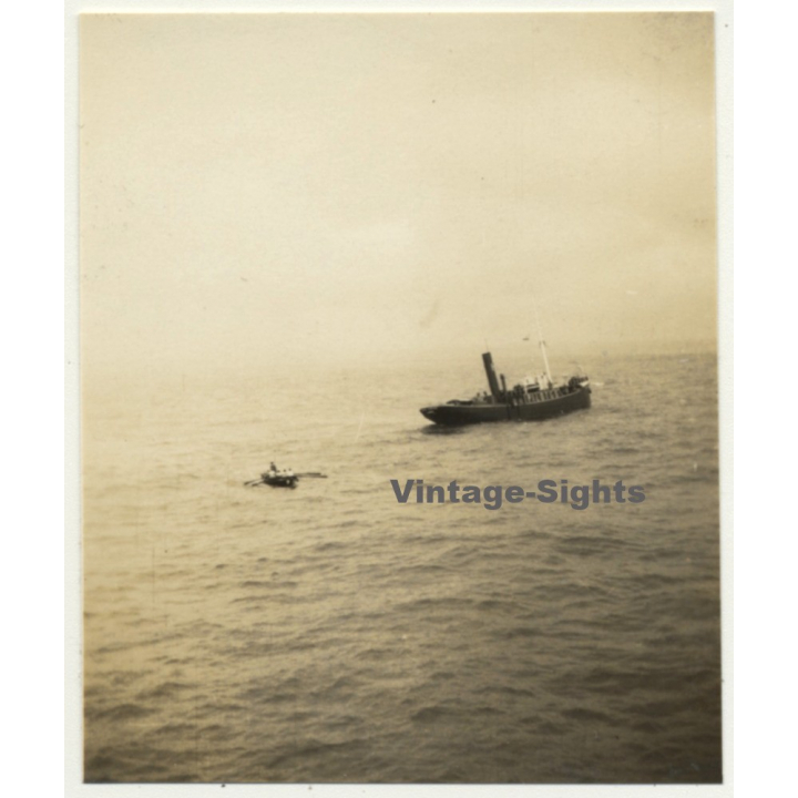 Lisbon: Port Pilot In Dinghy On His Way To S.S. Anversville *6 (Vintage Photo 1930)