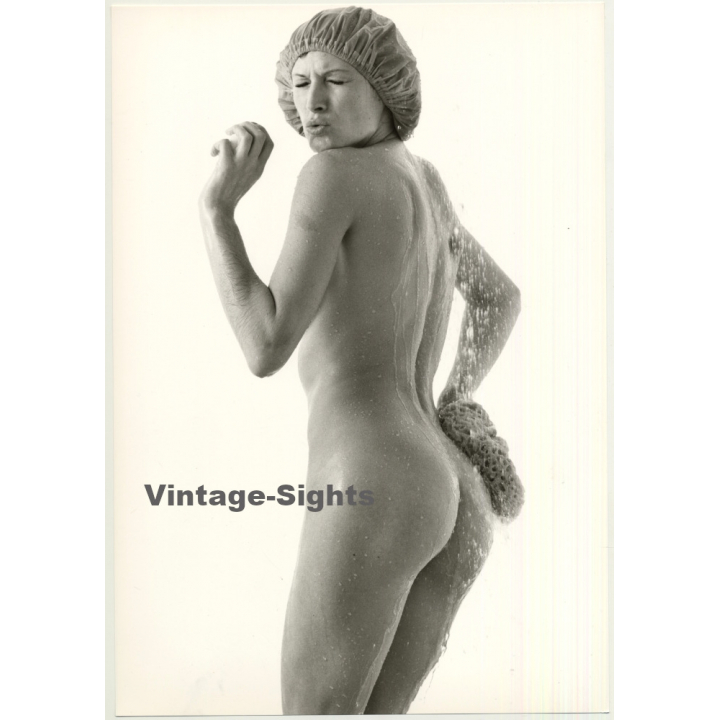 Nude Female Shower Study *5 / Shower Cap (Vintage Photo 1980s WOLFGANG KLEIN ~DIN A3)