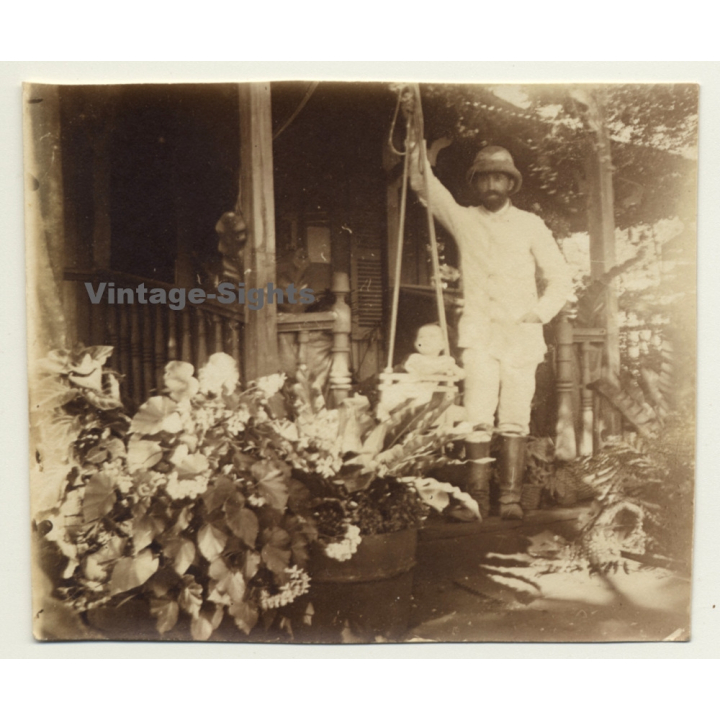 Congo-Belge: Colonialist Proudly Swings His Baby On Porch *2 (Vintage Photo ~1910s/1920s)