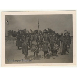 Kabinda / Congo-Belge: Indigenous Dancers *1 / Ceremonial Dress (Vintage Photo ~1930s)