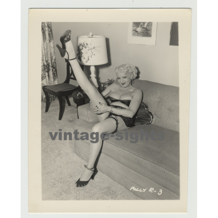 Blonde Showgirl Polly Shows Her Long Legs / Suspenders (Vintage Amateur Photo 1950s)