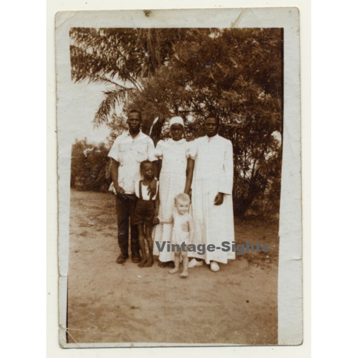 Congo Belge: Native Servant Family With Kid Of Colonial Masters (Vintage Photo 1940)