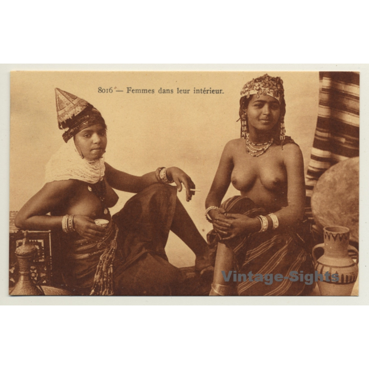 Femmes Dans Leur Intérieur / Nude - Ethnic (Vintage Postcard)