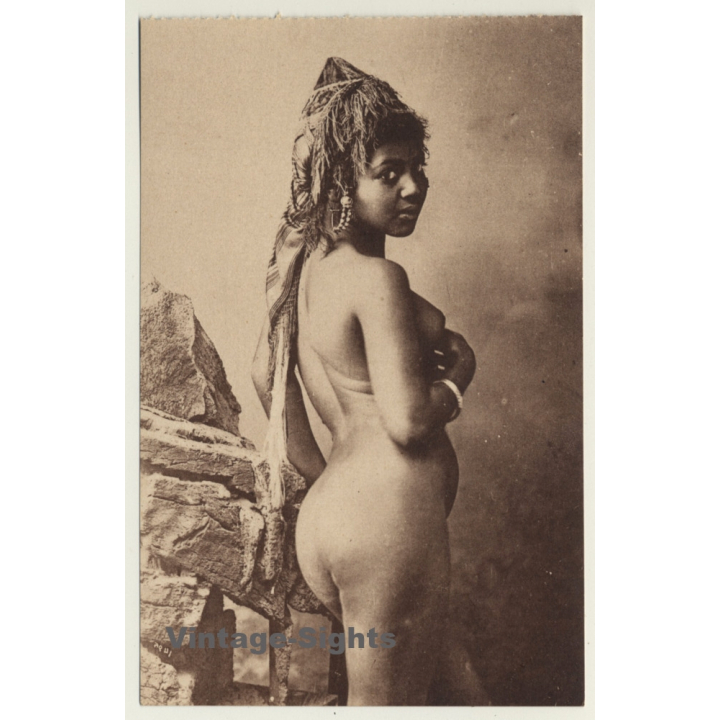 Maghreb: Nude Woman / Hairstyle - Ethnic (Vintage Postcard)