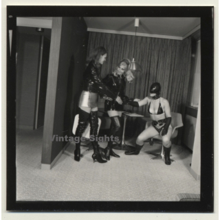 3 Lacquer Ladies *2 / Interior Design - Fetish - BDSM (Vintage Contact Sheet Photo 1970s)