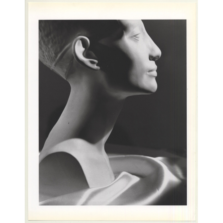 Horst P. Horst: Bust Of Nefertite 1935 (Sheet-Fed Gravure 1992: Form Horst 27 x 35.5 CM)