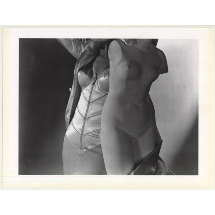 Horst P. Horst: Corset 1940 (Sheet-Fed Gravure 1992: Form Horst 27 x 35.5 CM)
