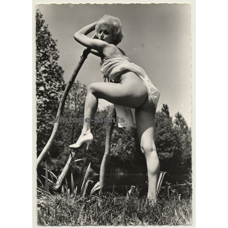 Cheeky Blonde Lifts Dress - No Panties / Pin-Up (Vintage Photo France 1950s)