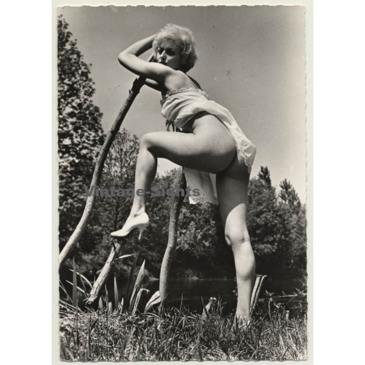Cheeky Blonde Lifts Dress - No Panties / Pin-Up (Vintage Photo France 1950s)