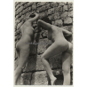 2 Nude Females In Front Off Brick Wall / Pin-Up (Vintage Photo France 1950s)