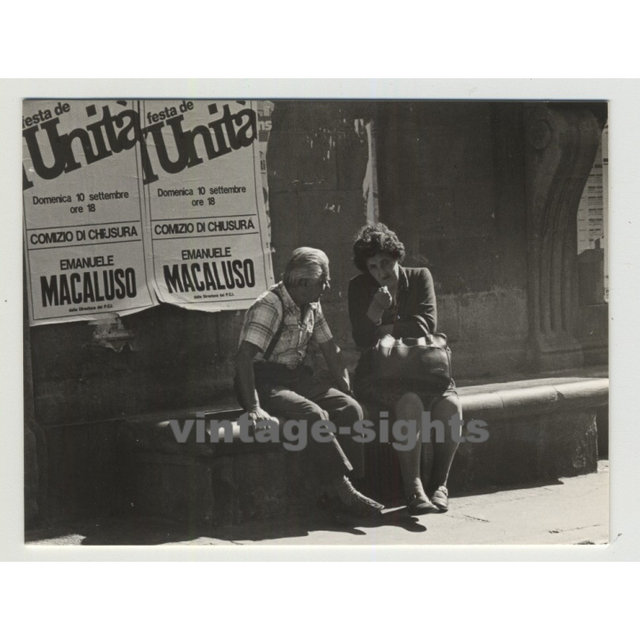 50100 Firenze / Italy: Street Scene Old Couple On Bench (Vintage Photo 1978)