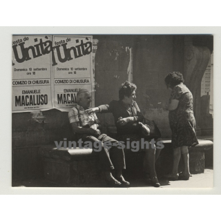 50100 Firenze / Italy: Older Folks Havin A Chat (Vintage Photo 1978)