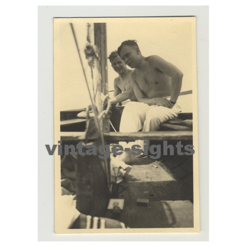 2 Young Shirtless Men On Sailing Ship (Vintage Photo 40s/50s Gay Int)