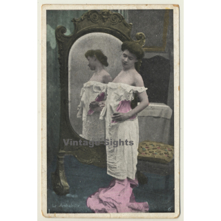 Le Deshabillé I / French Nude - Boudoir (Vintage PC 1905)