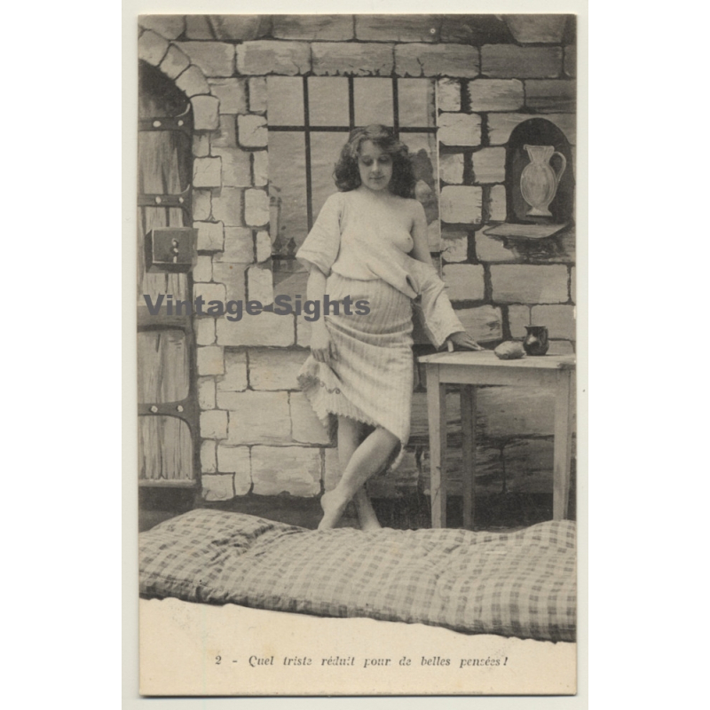 French Nude Gives Peek On Breast *1 / Boudoir (Vintage PC  ~1900s)