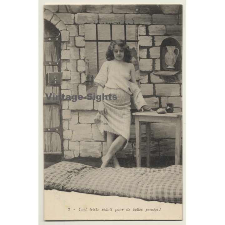 French Nude Gives Peek On Breast *1 / Boudoir (Vintage PC  ~1900s)