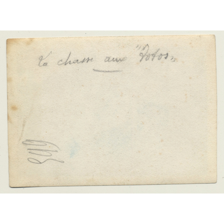 France WW1: La Chasse Aux Fotos / Soldiers In Camp (Vintage Photo 1917)