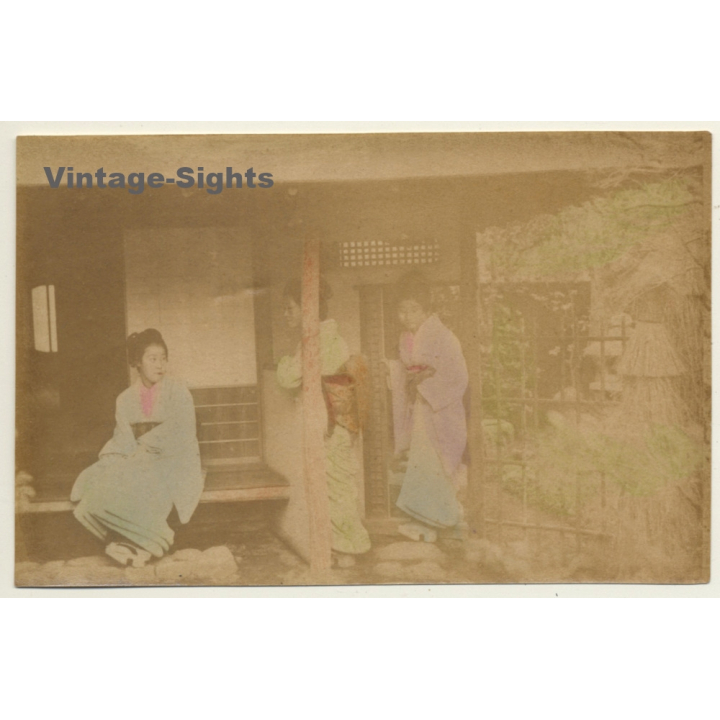 Japan: 3 Geishas On Porch Of Minka / Meiji Period (Vintage Hand Tinted Photo ~1890s)