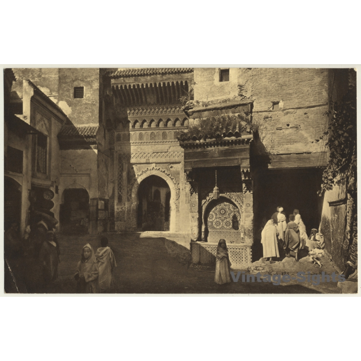 Fès - Fez / Morocco: La Fontaine Nedjarine (Vintage Photogravure 18 x 28 CM)