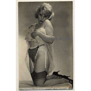 Seductive Blonde In Hot Lingerie Teases Camera (Vintage Photo ~1950s)