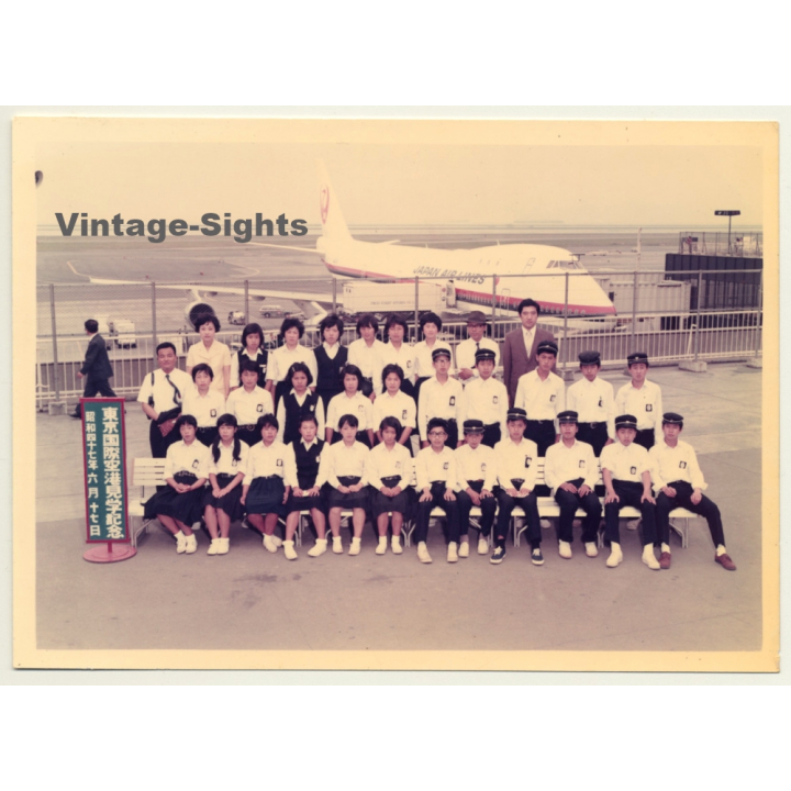 JAL Japan Air Lines Crew*2 - Boeing 747 / Tokyo International Airport (Vintage Photo ~1970s)