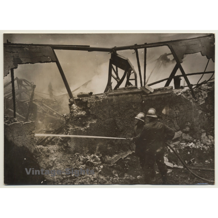 Bagnolet / Paris: Incendie Aux Etablissements VELOX / Pompiers (Vintage Press Photo ~1930s/1940s)