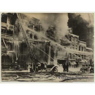 Pittsburgh / USA: Big Fire - Fire Fighters - Cold Wave (Vintage Press Photo ~1930s)